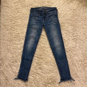 American Eagle Low Waisted Jeans Size 00 Short